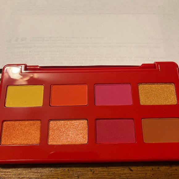 Caliente Palette - Picture 3 of 4